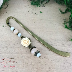 Krém rózsás könyvjelző - Anyák napi apró figyelmesség #38, Könyv & Zene, Könyvjelző, Ékszerkészítés, Gyöngyfűzés, gyöngyhímzés, MESKA