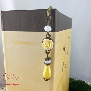 Krém rózsás könyvjelző - Anyák napi apró figyelmesség #39 - könyv & zene - könyvjelző - Meska.hu