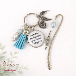 Minden pedagógus egy kicsit anya is világoskék kulcstartó és üveglencsés könyvjelző szett, Táska & Tok, Kulcstartó & Táskadísz, Kulcstartó, Ékszerkészítés, Gyöngyfűzés, gyöngyhímzés, MESKA