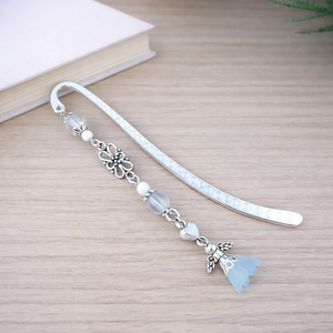 Angyal könyvjelző sötétkék gyöngyökkel - meghitt karácsonyi ajándék könyvszeretőknek, Könyv & Zene, Könyvjelző, Ékszerkészítés, Gyöngyfűzés, gyöngyhímzés, MESKA