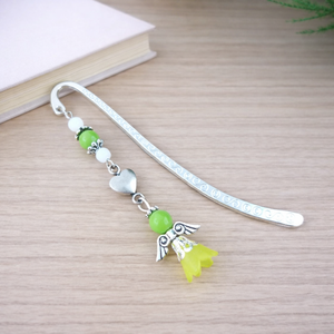 Angyal könyvjelző zöld gyöngyökkel - meghitt karácsonyi ajándék könyvszeretőknek, Könyv & Zene, Könyvjelző, Ékszerkészítés, Gyöngyfűzés, gyöngyhímzés, MESKA