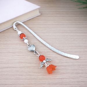 Angyal könyvjelző piros gyöngyökkel - meghitt karácsonyi ajándék könyvszeretőknek, Könyv & Zene, Könyvjelző, Ékszerkészítés, Gyöngyfűzés, gyöngyhímzés, MESKA