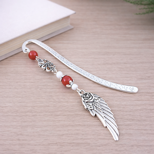 Angyalszárnyas könyvjelző - évzáró ajándék ballagásra, év végi köszönetként piros színben, Könyv & Zene, Könyvjelző, Ékszerkészítés, Gyöngyfűzés, gyöngyhímzés, MESKA