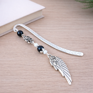 Angyalszárnyas könyvjelző - évzáró ajándék ballagásra, év végi köszönetként fekete színben, Könyv & Zene, Könyvjelző, Ékszerkészítés, Gyöngyfűzés, gyöngyhímzés, MESKA