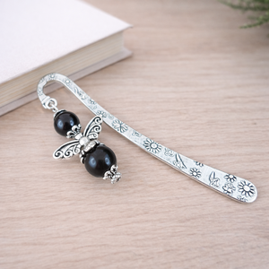 Angyal könyvjelző fekete gyöngyökkel - meghitt karácsonyi ajándék könyvszeretőknek, Könyv & Zene, Könyvjelző, Ékszerkészítés, Gyöngyfűzés, gyöngyhímzés, MESKA