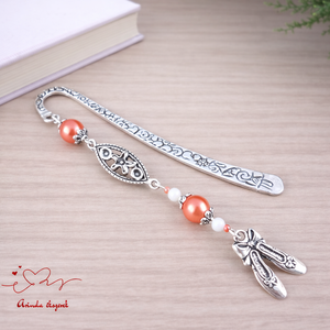 Balettcipő könyvjelző narancs-fehér gyöngyökkel � elegáns ajándék táncosoknak, balett rajongóknak, Könyv & Zene, Könyvjelző, Ékszerkészítés, Gyöngyfűzés, gyöngyhímzés, MESKA