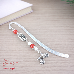 Biciklis könyvjelző � sportos, természetkedvelő ajándék szülinapra, névnapra piros gyöngyökkel, Könyv & Zene, Könyvjelző, Ékszerkészítés, Gyöngyfűzés, gyöngyhímzés, MESKA