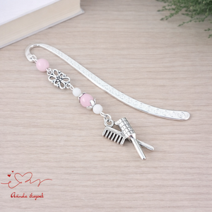 Fodrász könyvjelző � ollós és fésűs egyedi ajándék fodrászoknak, Könyv & Zene, Könyvjelző, Ékszerkészítés, Gyöngyfűzés, gyöngyhímzés, MESKA