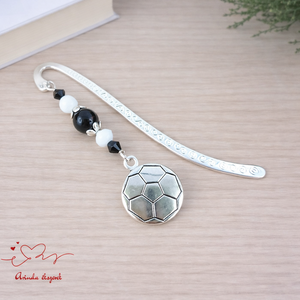 Focilabdás könyvjelző tesitanárnak � köszönetajándék pedagógusnapra és évzáróra, Könyv & Zene, Könyvjelző, Ékszerkészítés, Gyöngyfűzés, gyöngyhímzés, MESKA