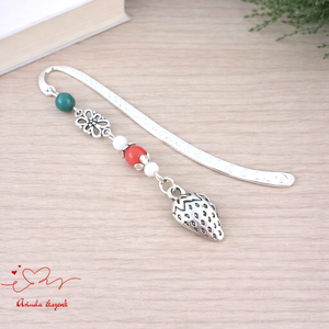 Eper medálos könyvjelző � kedves, természetes ajándék, Könyv & Zene, Könyvjelző, Ékszerkészítés, Gyöngyfűzés, gyöngyhímzés, MESKA