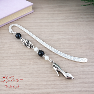 Fekete körömcipős könyvjelző � elegáns, kézműves ajándék nőknek, Könyv & Zene, Könyvjelző, Ékszerkészítés, Gyöngyfűzés, gyöngyhímzés, MESKA