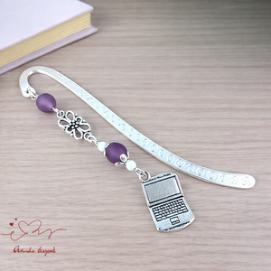 Lila laptop könyvjelző � kézzel készült ajándék tanárnak, pedagógusnak, Könyv & Zene, Könyvjelző, Ékszerkészítés, Gyöngyfűzés, gyöngyhímzés, MESKA