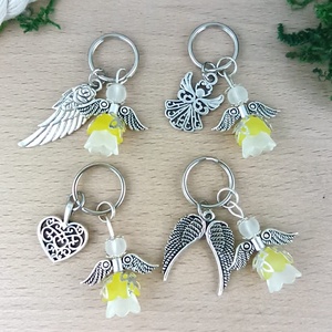 Nőnapi ajándék - sárga angyal kulcstartó ajándékkártyával, választható medállal és kártyával - táska & tok - kulcstartó & táskadísz - kulcstartó - Meska.hu