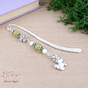 Olivazöld nyuszis könyvjelző � óvónéninek és dadusnak év végi köszönőajándék, Könyv & Zene, Könyvjelző, Ékszerkészítés, Gyöngyfűzés, gyöngyhímzés, MESKA