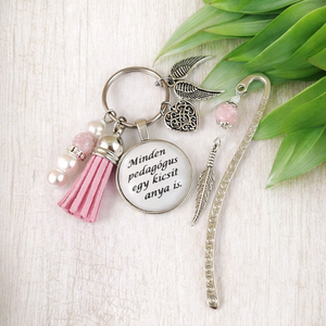 Minden pedagógus egy kicsit anya is rózsaszín kulcstartó és üveglencsés könyvjelző szett, Táska & Tok, Kulcstartó & Táskadísz, Kulcstartó, Ékszerkészítés, Gyöngyfűzés, gyöngyhímzés, MESKA