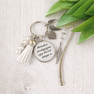 Minden pedagógus egy kicsit anya is fehér kulcstartó és üveglencsés könyvjelző szett, Táska & Tok, Kulcstartó & Táskadísz, Kulcstartó, Ékszerkészítés, Gyöngyfűzés, gyöngyhímzés, MESKA