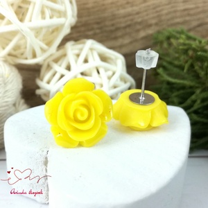 14 mm sárga rózsa bedugós fülbevaló � nemesacél alapú romantikus virág ékszer, ajándék nőknek - ékszer - fülbevaló - pötty fülbevaló - Meska.hu
