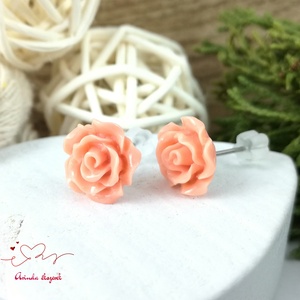 Púder rózsás bedugós fülbevaló � 10 mm, nemesacél alapú elegáns virág ékszer - ékszer - fülbevaló - pötty fülbevaló - Meska.hu