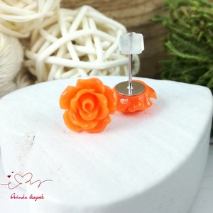 Narancs rózsás bedugós fülbevaló � 10 mm, nemesacél alapú elegáns virág ékszer - ékszer - fülbevaló - pötty fülbevaló - Meska.hu