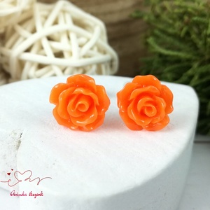 Narancs rózsás bedugós fülbevaló � 10 mm, nemesacél alapú elegáns virág ékszer, Ékszer, Fülbevaló, Pötty fülbevaló, Ékszerkészítés, Gyöngyfűzés, gyöngyhímzés, MESKA