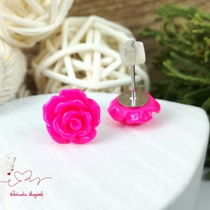Pink rózsás bedugós fülbevaló � 10 mm, nemesacél alapú elegáns virág ékszer - ékszer - fülbevaló - pötty fülbevaló - Meska.hu