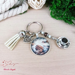 Kávés idézetes kulcstartó bézs bojttal � ajándék kávérajongóknak, nőnapi meglepetés - Meska.hu