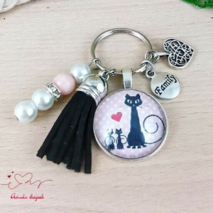 Cicacsaládos üveglencsés kulcstartó fekete bojttal � ajándék macskarajongóknak - táska & tok - kulcstartó & táskadísz - kulcstartó - Meska.hu