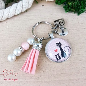 Cicacsaládos üveglencsés kulcstartó rózsaszín bojttal � ajándék macskarajongóknak - táska & tok - kulcstartó & táskadísz - kulcstartó - Meska.hu