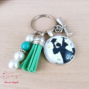 Diplomaosztós üveglencsés kulcstartó fiúknak � ballagási ajándék menta bojttal - táska & tok - kulcstartó & táskadísz - kulcstartó - Meska.hu