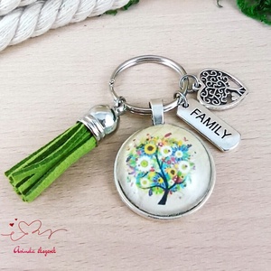 Életfás üveglencsés kulcstartó zöld bojttal � családi ajándék Family charm, Táska & Tok, Kulcstartó & Táskadísz, Kulcstartó, Ékszerkészítés, Gyöngyfűzés, gyöngyhímzés, MESKA
