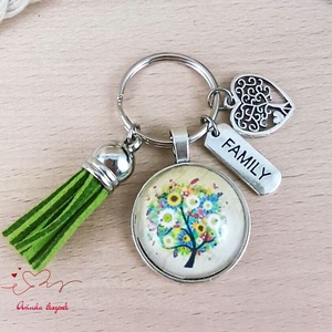 Életfás üveglencsés kulcstartó zöld bojttal � családi ajándék Family charm - táska & tok - kulcstartó & táskadísz - kulcstartó - Meska.hu
