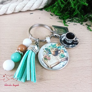 Könyv és kávé mintás üveglencsés kulcstartó zöld bojttal � olvasóknak ajándék - táska & tok - kulcstartó & táskadísz - kulcstartó - Meska.hu