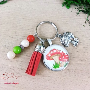 Piros pöttyös gomba mintás üveglencsés kulcstartó piros bojttal � erdei ajándék - Meska.hu