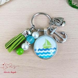 Vitorlás hajó mintás üveglencsés kulcstartó zöld bojttal � tengerész ajándék - Meska.hu