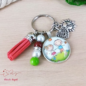 Játszó gyerekek mintás üveglencsés kulcstartó piros bojttal � barátság ajándék - táska & tok - kulcstartó & táskadísz - kulcstartó - Meska.hu