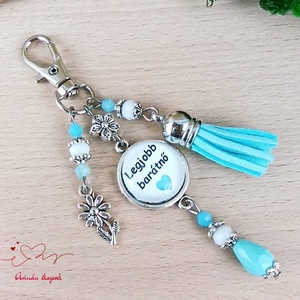 Legjobb barátnő üveglencsés kulcstartó világoskék bojttal � szívhez szóló ajándék barátnőnek - Meska.hu