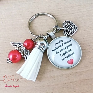 Mindig melletted leszek üveglencsés kulcstartó fehér bojttal � szívhez szóló ajándék szeretteidnek - táska & tok - kulcstartó & táskadísz - kulcstartó - Meska.hu