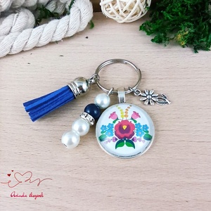 Magyaros népi virágmintás üveglencsés kulcstartó kék bojttal � különleges ajándék nőknek - táska & tok - kulcstartó & táskadísz - kulcstartó - Meska.hu