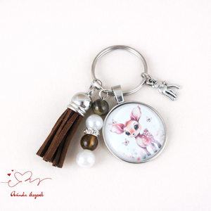 Cuki őzikés üveglencsés kulcstartó barna bojttal � kedves ajándék kislányoknak - táska & tok - kulcstartó & táskadísz - kulcstartó - Meska.hu