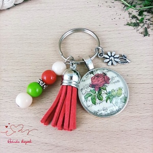 Romantikus rózsás üveglencsés kulcstartó piros bojttal � virágos ajándék nőknek - Meska.hu