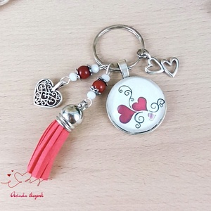 Szerelmes szíves üveglencsés kulcstartó piros bojttal � romantikus ajándék - táska & tok - kulcstartó & táskadísz - kulcstartó - Meska.hu