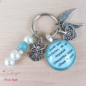 Idézetes kulcstartó anyának kék üveglencsével � Senki sem tökéletes ajándék - Meska.hu