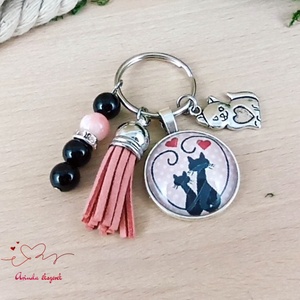 Szerelmes cicák kulcstartó rózsaszín bojttal � romantikus ajándék Valentin-napra - táska & tok - kulcstartó & táskadísz - kulcstartó - Meska.hu