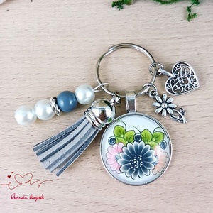 Színes virágok kulcstartó szürke bojttal � ajándék óvónéninek, dadusnak tanévzáróra - táska & tok - kulcstartó & táskadísz - kulcstartó - Meska.hu