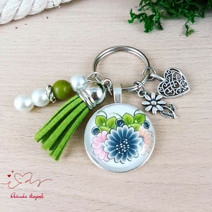 Színes virágok kulcstartó zöld bojttal � ajándék óvónéninek, dadusnak tanévzáróra - táska & tok - kulcstartó & táskadísz - kulcstartó - Meska.hu