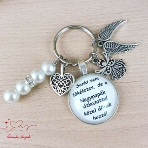 Senki sem tökéletes, de a Nagypapák idézetes üveglencsés kulcstartó � ajándék papának, Táska & Tok, Kulcstartó & Táskadísz, Kulcstartó, Ékszerkészítés, Gyöngyfűzés, gyöngyhímzés, MESKA