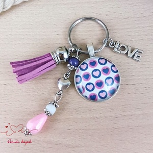 Szíves kulcstartó rózsaszín bojttal � ajándék barátnőnek, anyának - Meska.hu