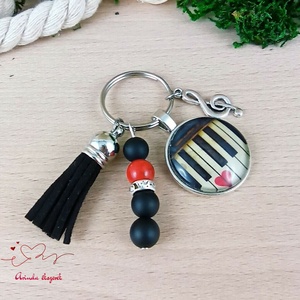 Zongorabillentyűs üveglencsés kulcstartó fekete bojttal � ajándék zenetanárnak - táska & tok - kulcstartó & táskadísz - kulcstartó - Meska.hu