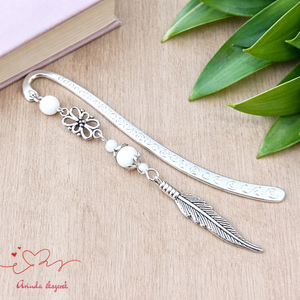 Toll charm könyvjelző � fehér gyöngyökkel, pedagógusnapi ajándék, Könyv & Zene, Könyvjelző, Ékszerkészítés, Gyöngyfűzés, gyöngyhímzés, MESKA