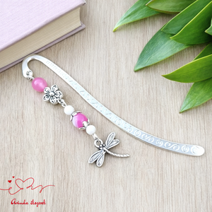 Szitakötő charm könyvjelző óvónéninek évzáróra � rózsaszín gyöngyökkel, Könyv & Zene, Könyvjelző, Ékszerkészítés, Gyöngyfűzés, gyöngyhímzés, MESKA